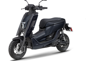Yamaha EMF สกู๊ตเตอร์ไฟฟ้าดีไซน์ล้ำ พร้อมฟีเจอร์สับเปลี่ยนแบตเตอรี่ที่ง่าย