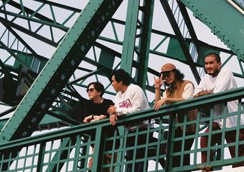 ความสุข ความเศร้า ทำให้เราเข้าใจ LOMOSONIC ส่งต่อชิ้นส่วนความทรงจำ อัลบั้มชุดที่ 5 “PIECES OF MEMORIES”