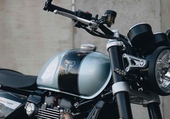 TRIUMPH X BREITLING เปิดตัวมอเตอร์ไซค์ และนาฬิการุ่นพิเศษสุดเอ็กซ์คลูซีฟ