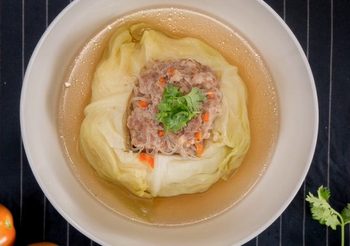 สูตร แกงจืดกะหล่ำปลียัดไส้หมูสับ อร่อยง่ายๆ เพียงไม่กี่ขั้นตอน