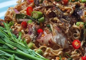 สูตร ยำมาม่าปลาทู เมนูแสนง่ายความอร่อยจัดเต็ม