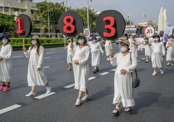 กลุ่มแรงงานไทย! เดินขบวนเรียกร้องคุ้มครองสิทธิสตรี  8 ข้อ