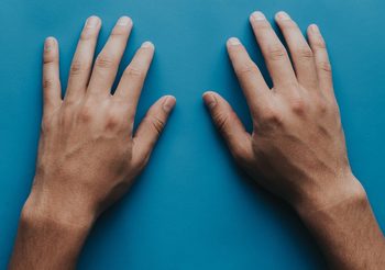 มาลองเช็คกันดูว่า ร่างกายแข็งแรงหรือไม่ ด้วยมือของคุณใน30วินาที ด้วย2วิธีนี้