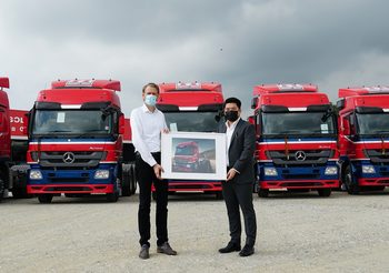 DCVT ส่งมอบบรรทุก Mercedes-Benz Actros แก่บริษัท สามเสือ ทรานสปอร์ต จำกัด