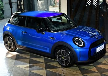 MINI Electric Collection Edition รุ่นพิเศษกับหลังคา Multitone สำหรับแฟนมินิในไทยโดยเฉพาะ