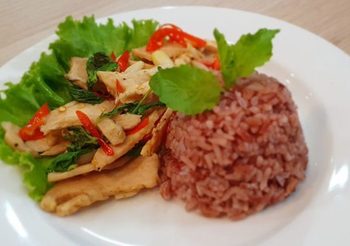 สูตร กะเพราอกไก่ไมโครเวฟ ทำง่ายไม่ยุ่งยาก