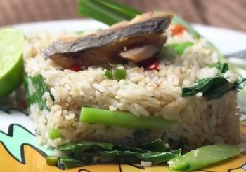 สูตร ข้าวผัดคะน้าปลาเค็ม อร่อยครบรส
