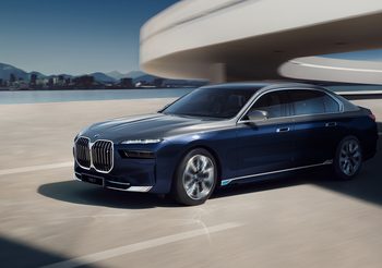 BMW Series 7 & i7 THE FIRST EDITION ต้อนรับซีดานเรือธงโฉมใหม่สำหรับลูกค้าญี่ปุ่นโดยเฉพาะ