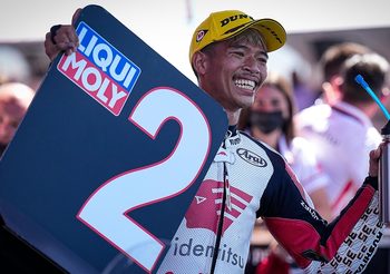 ‘ก้อง-สมเกียรติ’ สร้างประวัติศาสตร์! บิดเข้าที่ 2 ขึ้นโพเดี้ยม โมโตทู อาร์เจนตินา