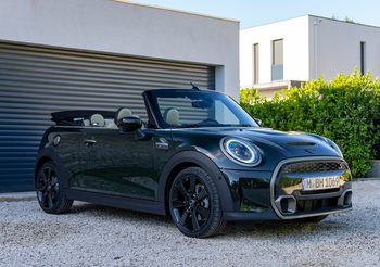 MINI Cooper S Convertible ‘Resolute Edition’ เรียบหรู ขับสนุกได้ทุกวัน