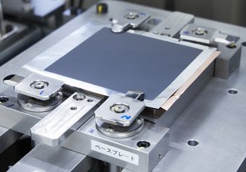 Nissan เปิดโรงงานต้นแบบสำหรับผลิตแบตเตอรี่แบบ All-solid-state พร้อมออกสู่ตลาดในอีก 6 ปี