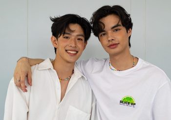 ‘ไบร์ท ธนพล’ และ ‘โบโด้’ หนุ่มขี้อ้อนและพ่อบ้านทาสแมว ในซีรีส์เรื่อง “Meow Ears up” น้องเหมียวในห้องผม