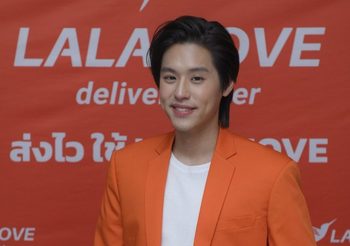 รีบส่งใจไปให้ไวเลยจ้า!! เบื้องหลัง “บิวกิ้นพุฒิพงศ์” ดาวรุ่งติดจรวดแห่งปี กับการถ่ายโฆษณาเปิดตัวแบรนด์แอมบาสเดอร์คนแรกของลาลามูฟประเทศไทย 