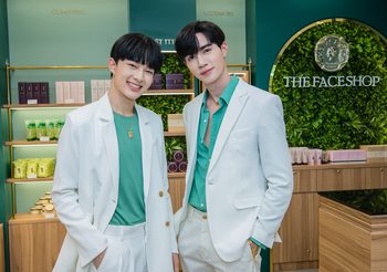ซี-นุนิว พรีเซนเตอร์ควงคู่ร้องเพลงโชว์เปิด “เดอะเฟสช็อป” สาขาสยามสแควร์ ช็อปใหม่พื้นที่ใหญ่กว่าเดิม