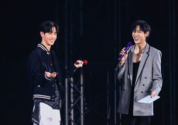 4NOLOGUE จัดให้ฟินแบบตาแตก โปรดักชั่นเต็มรูปแบบ ระเบิดความสุขใน “PULL-UP” MARK TUAN FAN MEETING IN THAILAND