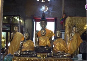 วิธีขอพร ปลดหนี้ ทำมาค้าขึ้นที่วัดอินทารามวรวิหารวัดดังย่านฝั่งธนฯ