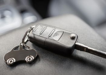 ออกรถใหม่ ปฏิบัติ 6 ขั้นตอน เสริมมงคล ให้ขับรอดปลอดภัย