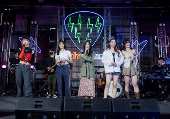 คอนเสิร์ต INDY CAMP FESTIVAL CONCERT ครั้งแรก 5 เมมเบอร์ วี-สตางค์-แพนด้า BNK48 และฟอร์จูน-มามิ้งค์ CGM48 โชว์ทักษะร้อง/เล่นดนตรีฉบับตนเอง