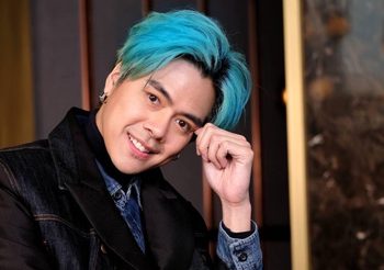 “เอ้ BOTCASH” ดึงสี่ศาสตร์ดนตรี สร้างศิลปะชิ้นใหม่ โปรดิวซ์อัลบั้มแรกชวน 9 ศิลปินดัง เล่าเรื่องหลังรอยยิ้ม ใน “BEHIND THE SMILE”