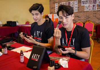 ARTY PROFESSIONAL อบรมแต่งหน้าสไตล์ “Natural Look” ให้กับผู้เข้าประกวด Man Hot Star International 2022