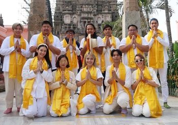 เบลล่า- โน้ต อุดม- ปาล์มมี่- ก้อง ห้วยไร่ ร่วมทริปแสวงบุญ พุทธคยา อินเดีย  