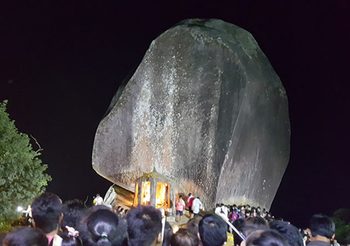มูให้ครบ! เปิดพิกัด จุดไหว้สักการะและขอพรบน เขาคิชฌกูฏ