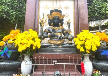 มูความรัก ขอพร พระตรีมูรติ ให้ถูกองค์ต้องไหว้ที่ไหน