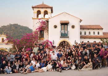 “THE OUTING” ฉลองปิดกล้องสุดซึ้ง ก่อนส่งผลงานรสเด็ดเต็มแม็กซ์ทางแอปฯ Viu ปลายปี 2566 นี้ เจอกันแน่