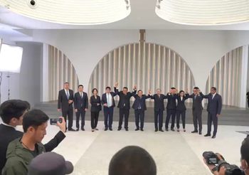 “พล.อ.ประวิตร” เปิดตัวซิงเกิ้ลเพลงใหม่เซอร์ไพรส์ผู้สมัคร พปชร. สื่อด้วยหัวใจเพื่อใช้บอกต่อประชาชนนำพาหลุดพ้นจากความยากจน