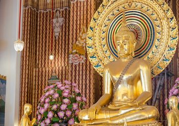 ขอพรชนะทุกสนาม ณ วัดชนะสงครามราชวรวิหาร