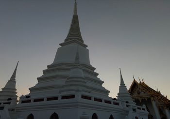 ไหว้พระบรมสารีริกธาตุริมแม่น้ำเจ้าพระยา ณ วัดเขมาภิรตารามราชวรวิหาร