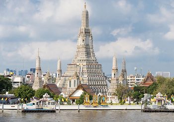 ไหว้พระ สะเดาะเคราะห์ให้ชีวิตรุ่งโรจน์ ณ วัดอรุณราชวราราม