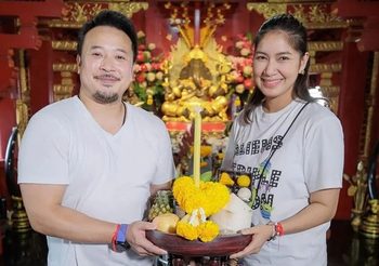 ทริปสายบุญ  มิค-เบนซ์ ร่วมงานครอบครูวัดป่าแดด จ.เชียงใหม่
