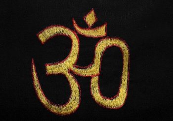 โอม (ॐ) สัญลักษณ์ศักดิ์สิทธิ์ที่คนบูชาพระพิฆเนศ ควรรู้ความหมาย