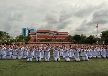 สมาคมนักเรียนเก่าเทพศิรินทร์ จัดพิธีวางพวงมาลาถวายราชสักการะพระบรมราชานุสาวรีย์ พระบาทสมเด็จพระปรเมนทรมหาอานันทมหิดล เนื่องในวันคล้ายวันสวรรคต