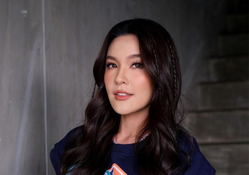 ‘เปาวลี’ แต่งหน้า เปลี่ยนชุดหุ่น “แม่ผึ้ง” รำลึก 31 ปี ‘พุ่มพวง ดวงจันทร์’