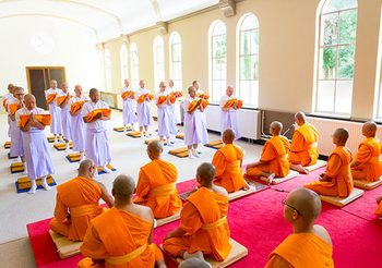 พิธีบรรพชาอุปสมบท นาคธรรมทายาทยุโรป จำนวน 15 รูป
