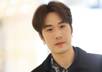 ซัน ประชากร โพสต์โผล่งานประกวดพระเครื่อง
