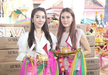 “เจนี่ – วุ้นเส้น” คู่ซี้สายมู ทำพิธียกเรือเศรษฐีเรือทอง ถึงลพบุรี