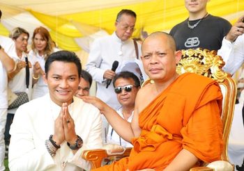 “จาพนม” สร้างพรพระพรหม 168 ในพิธีมหาพุทธา-เทวาภิเษก วัตถุมงคล