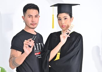 ทิปส์แต่งหน้าให้สวยปังสำหรับสาวมหาลัยโดย 4 แชมป์ ARTY PROFESSIONAL MAKEUP CONTEST