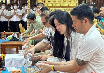 เบิร์ธเดย์! คู่บุญ “ต๊อด-นุ่น” ทำบุญฉลองครบรอบวันเกิดอบอุ่น  