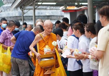 วธ. โดยกองทุนสื่อฯ ร่วมกับวัดพระเชตุพนวิมลมังคลารามฯ แถลงข่าวมหกรรมพุทธธรรมนำสื่อสร้างสันติสุข ปีที่ 2  “สื่อ ธรรม ดี” และงานตักบาตรเทโวโรหณะ เนื่องในเทศกาลวันออกพรรษา ประจําปี 2566