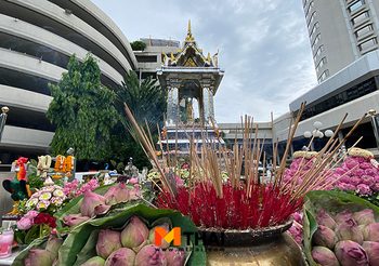 เคล็ดลับขอพรพระแม่ลักษมี เทศกาล ดิวาลี 2568 ขออย่างไรให้ เด่นรัก นับเงิน!