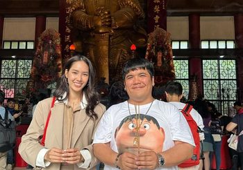 “แจ็ค แฟนฉัน” ควง “ใบหม่อน” ทัวร์วัดเสริมรัก