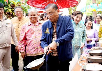 “เสริมศักดิ์” เปิดตัว “ชุมชนคุณธรรมวัดบ้านหงาว” ระนอง สุดยอดชุมชนต้นแบบ “เที่ยวชุมชน ยลวิถี” ปี 2566