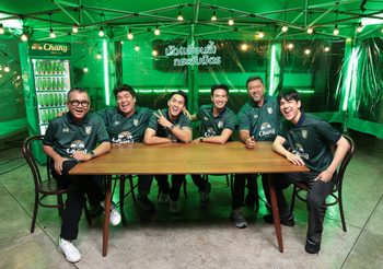 “นิกกี้ ณฉัตร” นัดเพื่อนซี้ “เกรท วรินทร” “ลีซอ” “ป๋าเต็ด” “โค้ชโย่ง” และ “แจ็ค แฟนฉัน” รวมตัวเชียร์ช้างศึกฟาดแข้งโอปป้าเกาหลีใต้