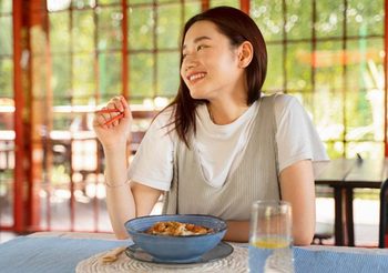เทคนิคการใช้บัตรเครดิตสายกิน ประหยัด คุ้มค่า กินฟรีได้จริง