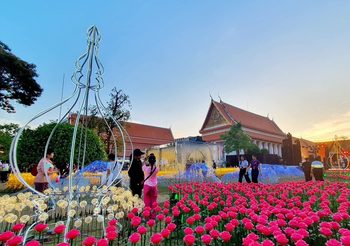 วธ.ปลื้มงานใต้ร่มพระบารมี 242 ปี กรุงรัตนโกสินทร์ ประชาชนเข้าร่วมกว่า 1 แสนคน สร้างรายได้แก่ผู้ประกอบการผลิตภัณฑ์วัฒนธรรมไทย