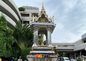 ชวนมูก่อนแมส พระแม่ลักษมี เซ็นทรัลลาดพร้าว ขอพรขลังๆ มูรัก มูเงิน